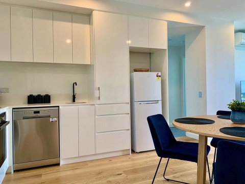 Exclusive Parkland Living Adelaide Central - Accommodation Brunswick Heads 2