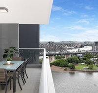 Executive Family 3 Bedroom Suite - Brisbane CBD - Views - Pool - WIFI - Free parking - Accommodation Brunswick Heads