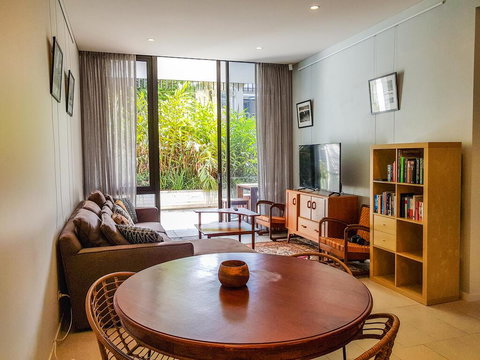Executive Living In This Chic Garden Apartment - Accommodation Brunswick Heads 3