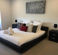 Executive Mansion Spring Racing Melbourne Cup - Accommodation Brunswick Heads