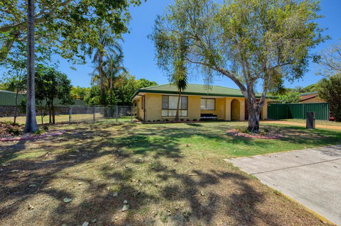 Fabulously Presented Family Retreat On Bribie Island - Accommodation Brunswick Heads 1