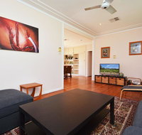 Glandore Estate Vineyard Homestead onsite cellar door  walk to restaurants incl EXP - Accommodation Brunswick Heads