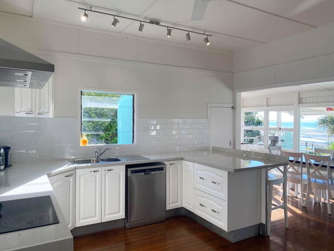 Golden Sands At Beachmere - Accommodation Brunswick Heads 2