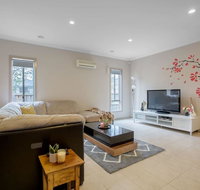Gorgeous 4BR home in Point Cook - Accommodation Brunswick Heads