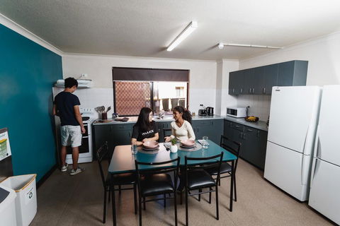 Guild House 6 Bedroom Flat - Accommodation Brunswick Heads 2