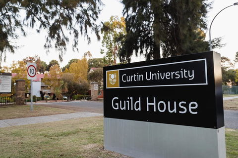 Guild House 6 Bedroom Flat - Accommodation Brunswick Heads 1
