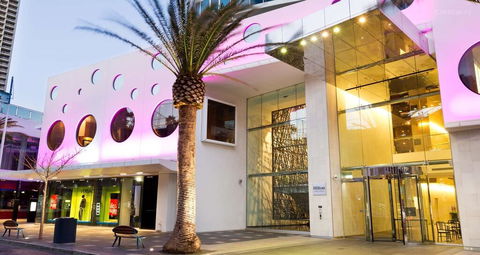 H Ocean View In Surfers Paradise - Accommodation Brunswick Heads 1