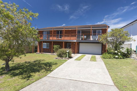 HAMPTONS - Accommodation Brunswick Heads 0