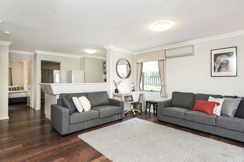 Hay St - Subi - Accommodation Brunswick Heads 2