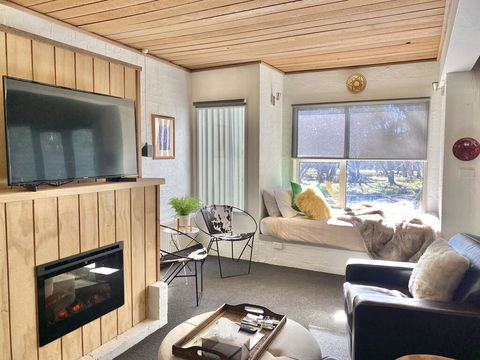 Heto's SnowGums 9 - Accommodation Brunswick Heads 0