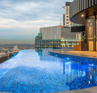 High Life Central with Pool and Car Park - Accommodation Brunswick Heads
