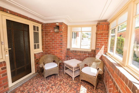 Hillside Cottage  Comfy, Spacious, Walk To CBD & Stannies - Accommodation Brunswick Heads 2