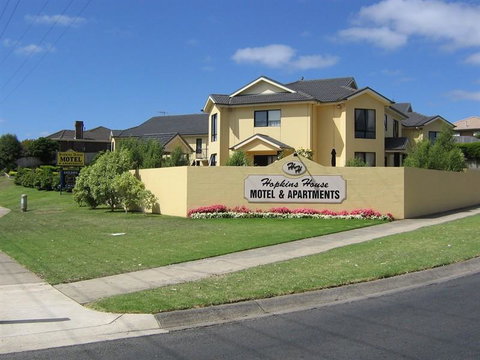 Hopkins House Motel & Apartments - Accommodation Brunswick Heads 0