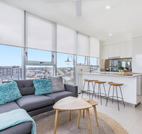 KOZYGURU NEWSTEAD DESIGNER 2 BED APT FREE PARKING POOL  GYM QNE088 - Accommodation Brunswick Heads