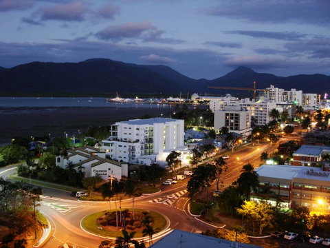 Lake Central Cairns - Accommodation Brunswick Heads 2