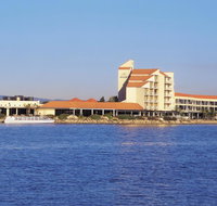 Lakes Hotel - Accommodation Brunswick Heads