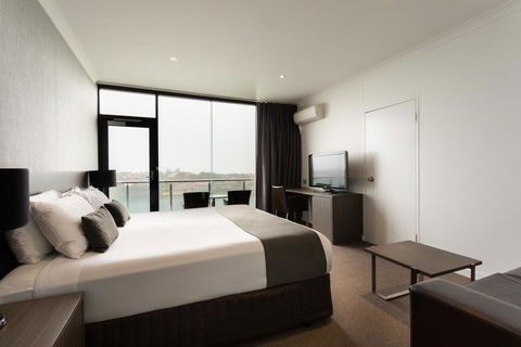 Lakes Hotel - Accommodation Brunswick Heads 3