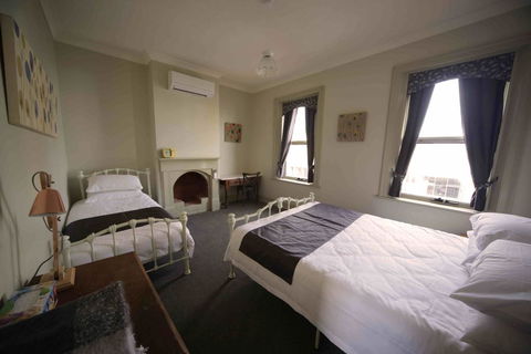 Latrobe Art Apartments - Accommodation Brunswick Heads 0