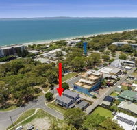 LAVISH BEACH HOUSE ON THE SURF SIDE - Accommodation Brunswick Heads