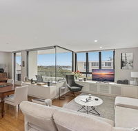 Light filled apartment with sweeping harbour views - Accommodation Brunswick Heads