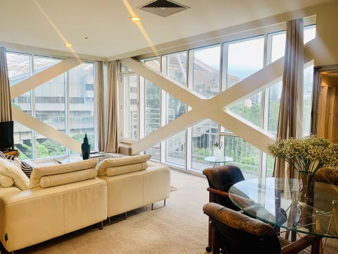 Luxuries CBD Apartment With Views - Accommodation Brunswick Heads 1