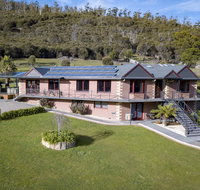Luxury 6 Bedroom Home with Pool and Spa - Accommodation Brunswick Heads