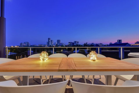Luxury Darwin City Lights Jacuzzi Central Location Large House New Furnishings - Accommodation Brunswick Heads 1