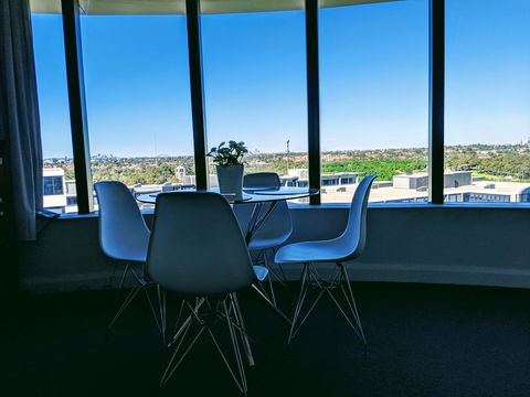 Luxury Level 2-bed 2-bath City View Apt In Olympic Park - Accommodation Brunswick Heads 2