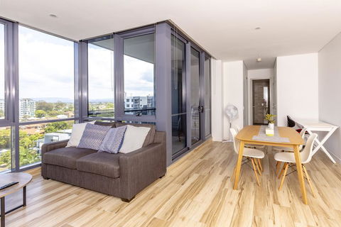 Luxury Modern Apartment In Southport With Hotel Facilities - Accommodation Brunswick Heads 2