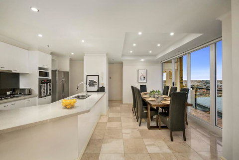 Luxury Penthouse 3BDR Inner City LRG Group WIFI - Accommodation Brunswick Heads 2