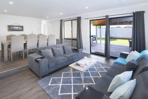 Luxury Renovated Home-5BR-meters From The Beach - Accommodation Brunswick Heads 1