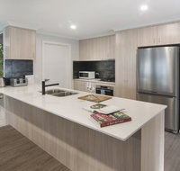 Luxury renovated home-5BR-meters from the beach - Accommodation Brunswick Heads