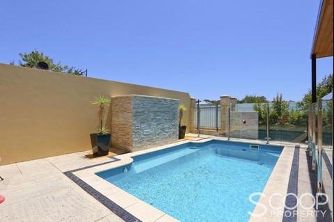 LUXURY VILLA W POOL & SPAS - Accommodation Brunswick Heads 2