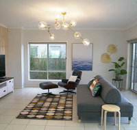 Luxury Waterfront Villa in Sanctuary Lakes - Accommodation Brunswick Heads