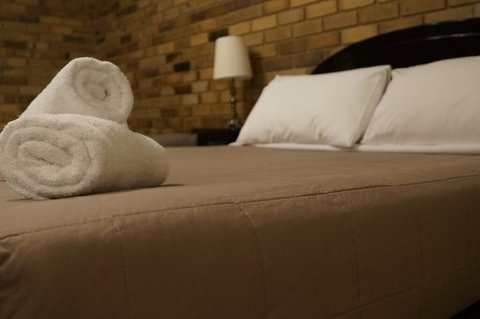 Magdala Motor Lodge & Lakeside Restaurant - Accommodation Brunswick Heads 1