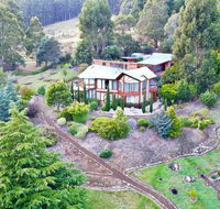 MAGICAL MOUNTAIN RETREAT - 20 mins to CBD and only 10 to MONA - Accommodation Brunswick Heads