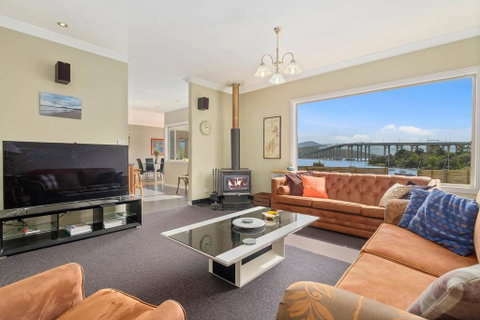 Manfield City Waterfront View Cottage - Accommodation Brunswick Heads 0