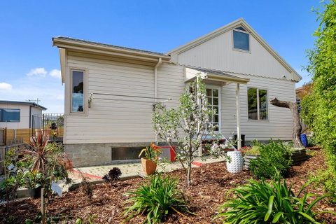 Manfield City Waterfront View Cottage - Accommodation Brunswick Heads 2