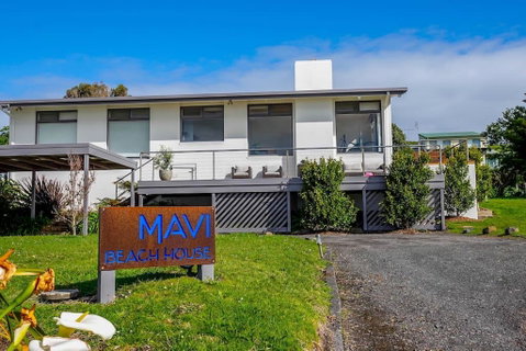 MAVI BEACH HOUSE - Beachfront, Wifi, Views - Accommodation Brunswick Heads 2