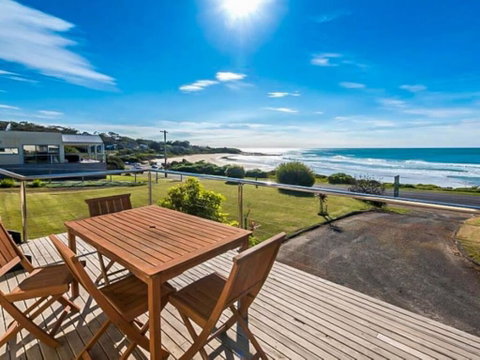 MAVI BEACH HOUSE - Beachfront, Wifi, Views - Accommodation Brunswick Heads 0