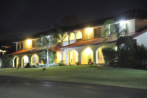 McNevins Warwick Motel - Accommodation Brunswick Heads 3