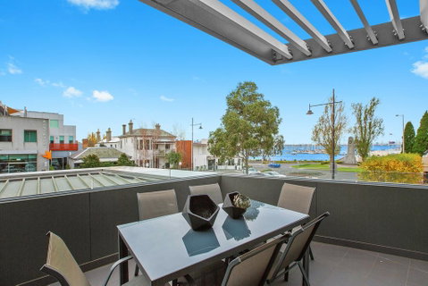 Melbourne Holiday Apartments Williamstown - Accommodation Brunswick Heads 2