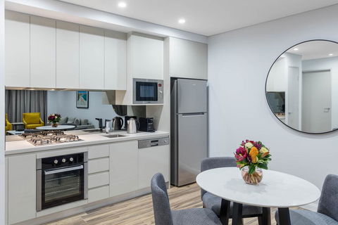 Meriton Suites Bondi Junction - Accommodation Brunswick Heads 1