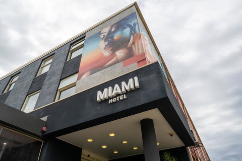 Miami Hotel Melbourne - Accommodation Brunswick Heads 0