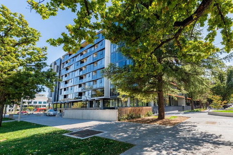 Midnight Apartments Accommodate Canberra - Accommodation Brunswick Heads 2
