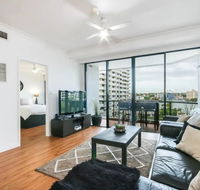 Modern 2 Bedroom River View Apartment in Docklands - Accommodation Brunswick Heads