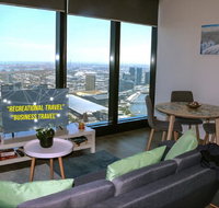 Modern 2BR 2BT Apt with Stunning Ocean Views Netflix Gym Pool and Wine - Accommodation Brunswick Heads