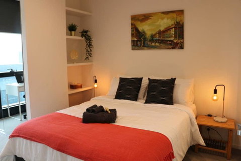 Modern 2BR 2BT Apt With Stunning Ocean Views, Netflix, Gym Pool And Wine - Accommodation Brunswick Heads 3
