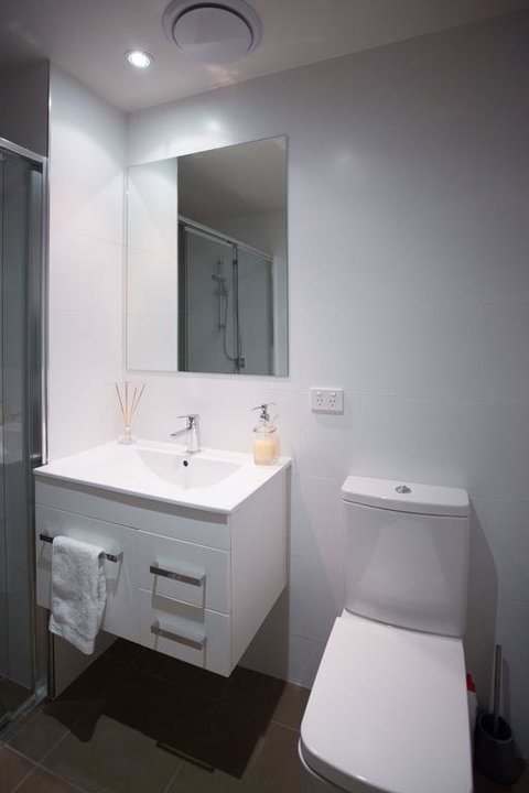 Modern Executive Apartment @ Braddon, 1BR, Wine, Wifi, Secure Parking, Canberra - Accommodation Brunswick Heads 3