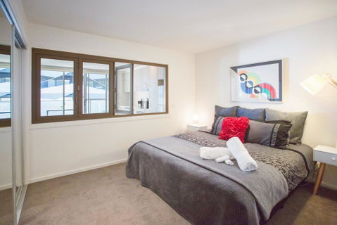 Modern Executive Apartment @ Braddon, 1BR, Wine, Wifi, Secure Parking, Canberra - Accommodation Brunswick Heads 2
